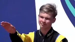 Un tânăr pilot rus, investigat pentru un posibil salut nazist pe podiumul unei curse de carting