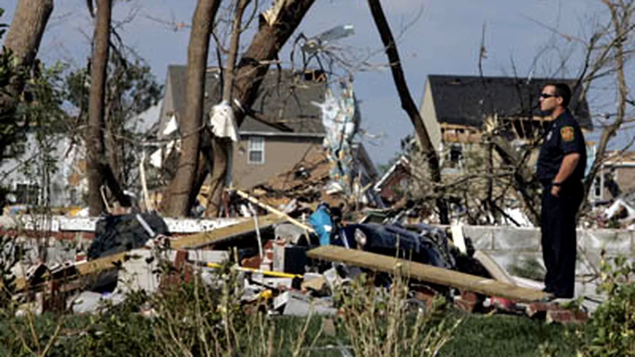 Cel puţin şapte morţi în urma tornadelor care au devastat centrul SUA