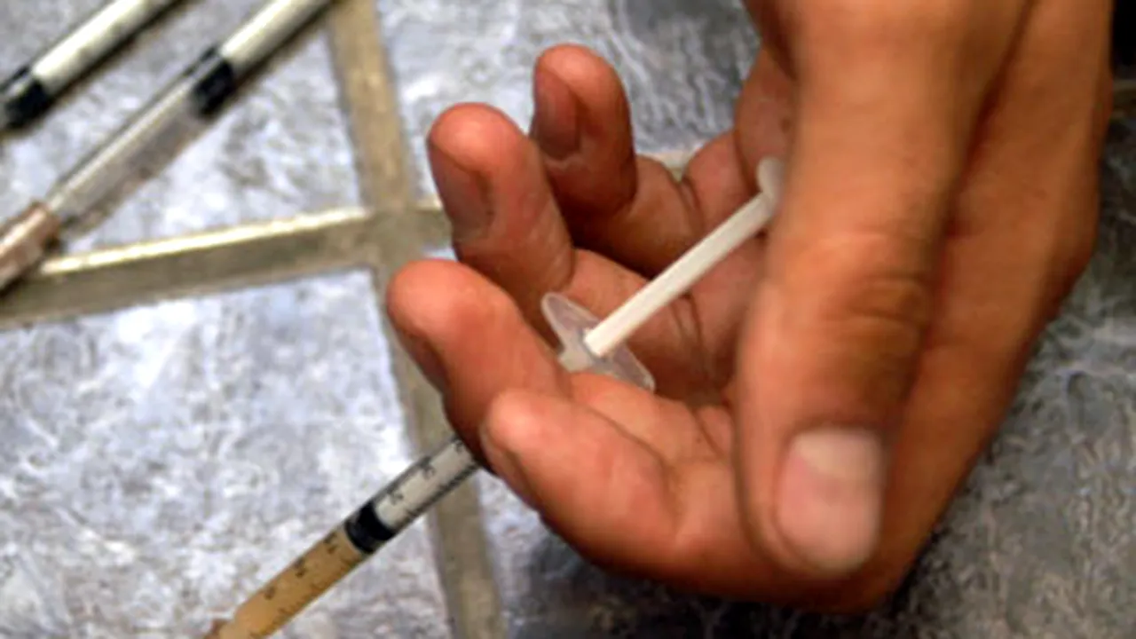 Mai puţini consumatori de droguri injectabile în Bucureşti