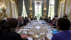 Manuel Valls înfiinţează un 