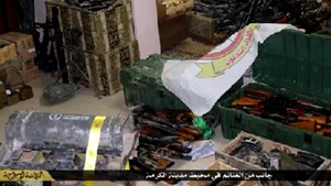 ISIS dezvăluie armamentul pe care îl foloseşte în războiul din Irak - FOTO