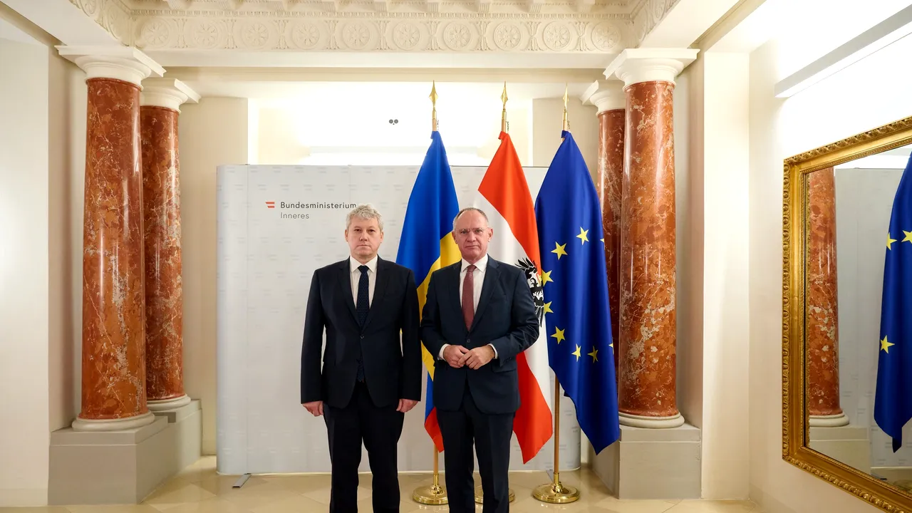 Cătălin Predoiu a avut discuţii la Viena cu Gerhard Karner despre Schengen