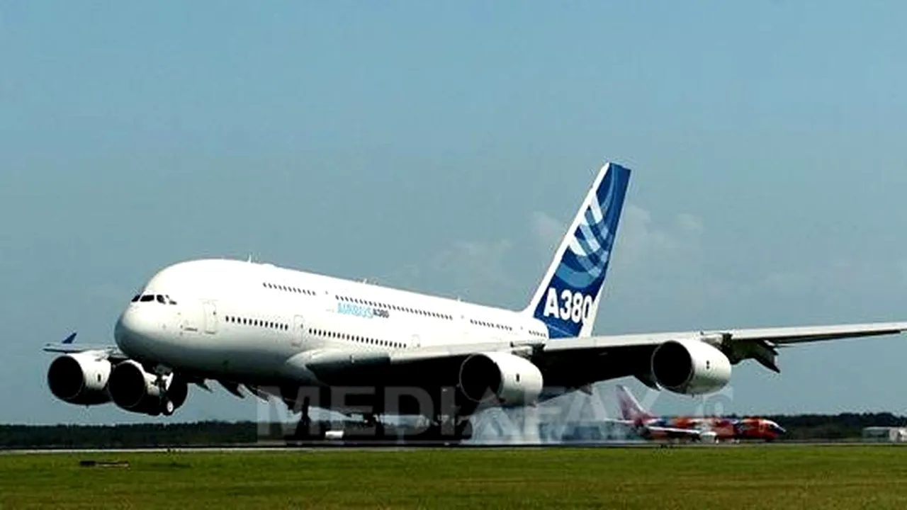 Un avion A380 al companiei Emirates s-a întors din drum din cauza unei defecţiuni la un motor
