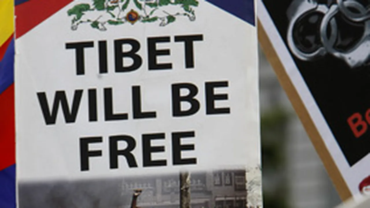 Atleţii care vor afişa simboluri tibetane la JO din China ar putea fi expulzaţi