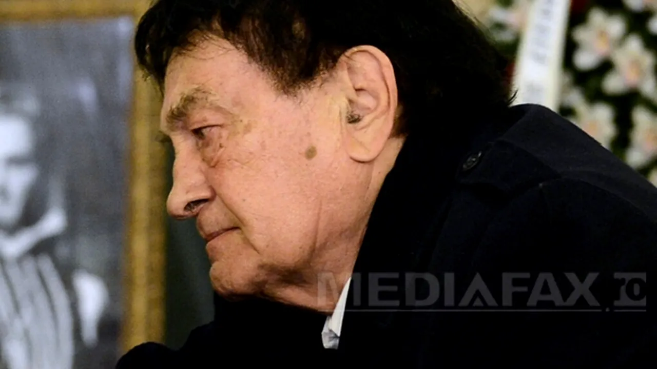 Sicriul cu corpul neînsufleţit al tenorului Octavian Naghiu, depus luni la ONB