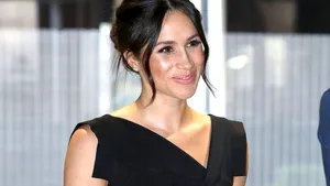 Merge pe urmele Prinţesei Diana? Meghan Markle a încălcat protocolul de două ori, dar totuşi a avut o apariţie ravisantă