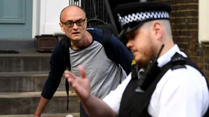 Dominic Cummings, consilierul lui Boris Johnson, a fost blocat de filtrele Twitter anti-pornografie