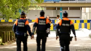 Librărie din Paris, percheziționată pentru un caiet de colorat