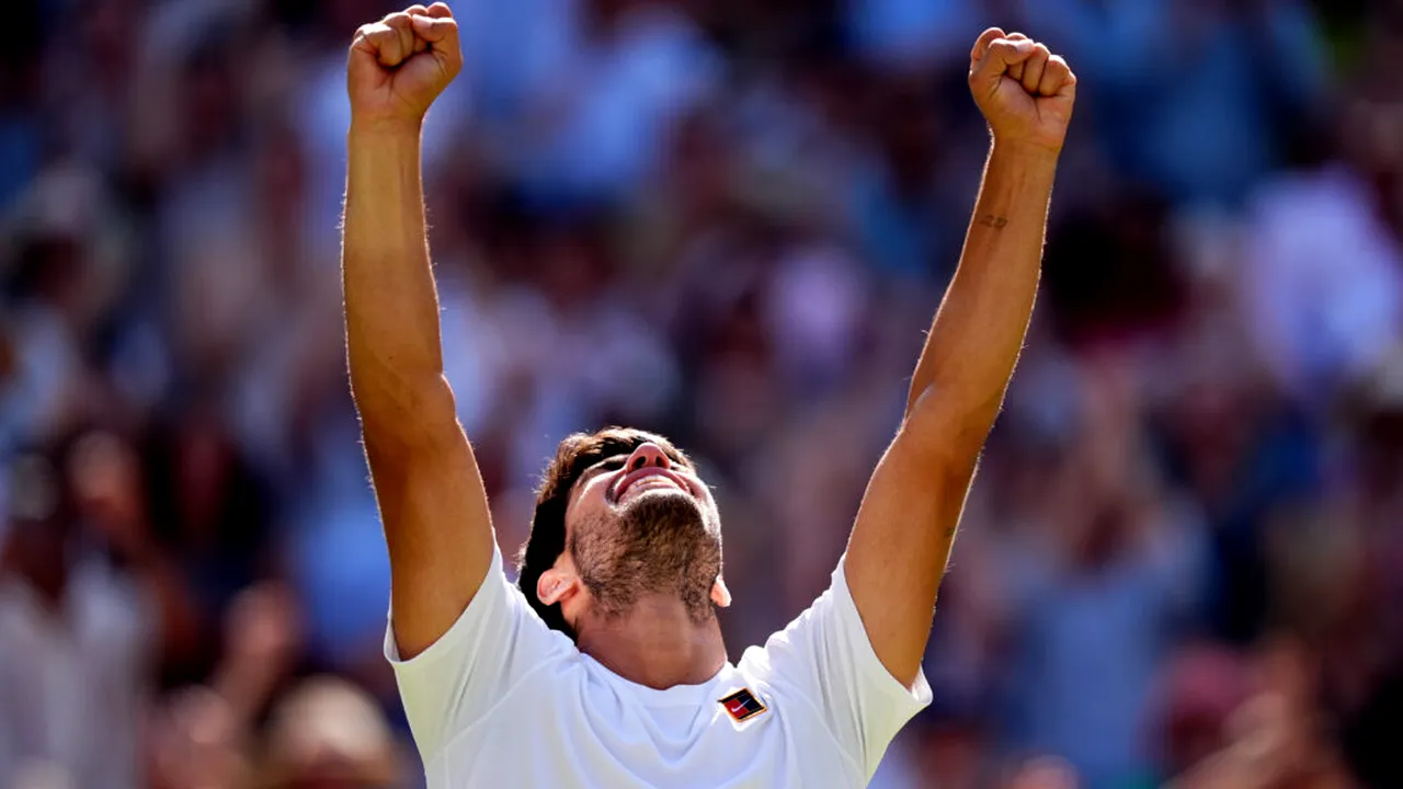 Carlos Alcaraz l-a învins pe Taylor Fritz și a avansat în a treia finală consecutivă la Wimbledon