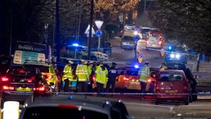 Nou incident în Marea Britanie. Un individ a intrat cu maşina într-un grup de pietoni: Un copil a murit. FOTO, VIDEO