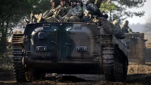 Războiul din Ucraina, ziua 627. Ucrainenii fac eforturi să traverseze râul Nipru pentru a elibera regiunea Herson / Kievul din nou sub rachete ruseşti, după două luni / Serviciile britanice: Moscova controlează în continuare mercenari Wagner / Ultima ieşire a lui Medvedev