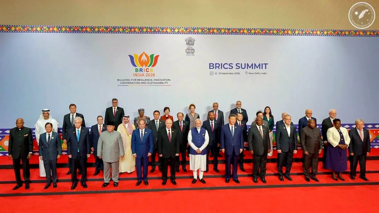 Incident la summit. Un diplomat a mâncat toate nucile și și-a lins degetele până i s-a luat bolul din față