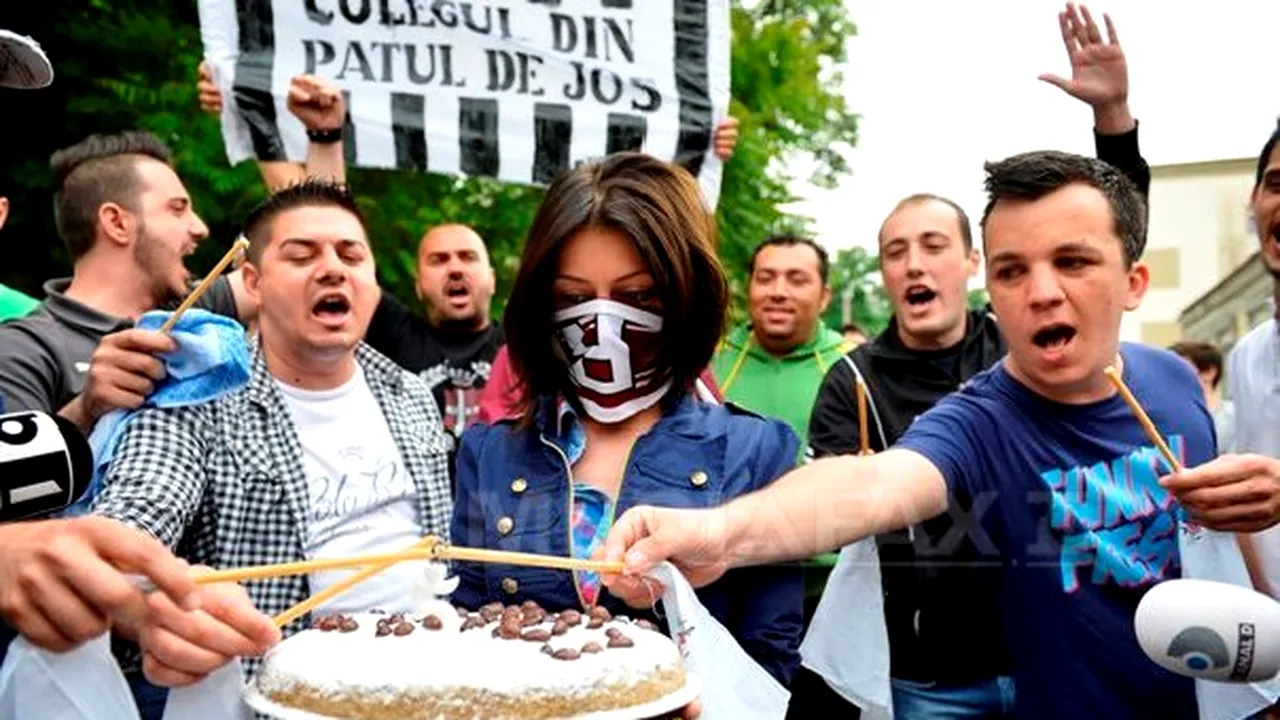 Dosarul transferurilor: Şapte suporteri rapidişti au protestat faţă de decizia ICCJ