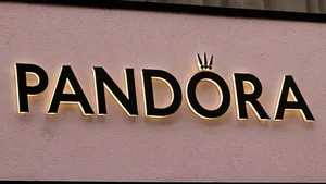 Scădere de 80% a vânzărilor la cea mai mare companie de bjiuterii din lume. Pandora vrea să se relanseze în China