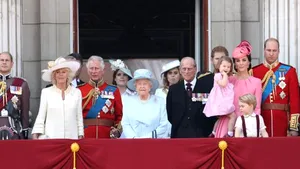 FOTO VIDEO De ce regina Marii Britanii îşi aniversează de două ori ziua de naştere. Elisabeta a-II-a îşi sărbătoreşte astăzi cei 91 de ani