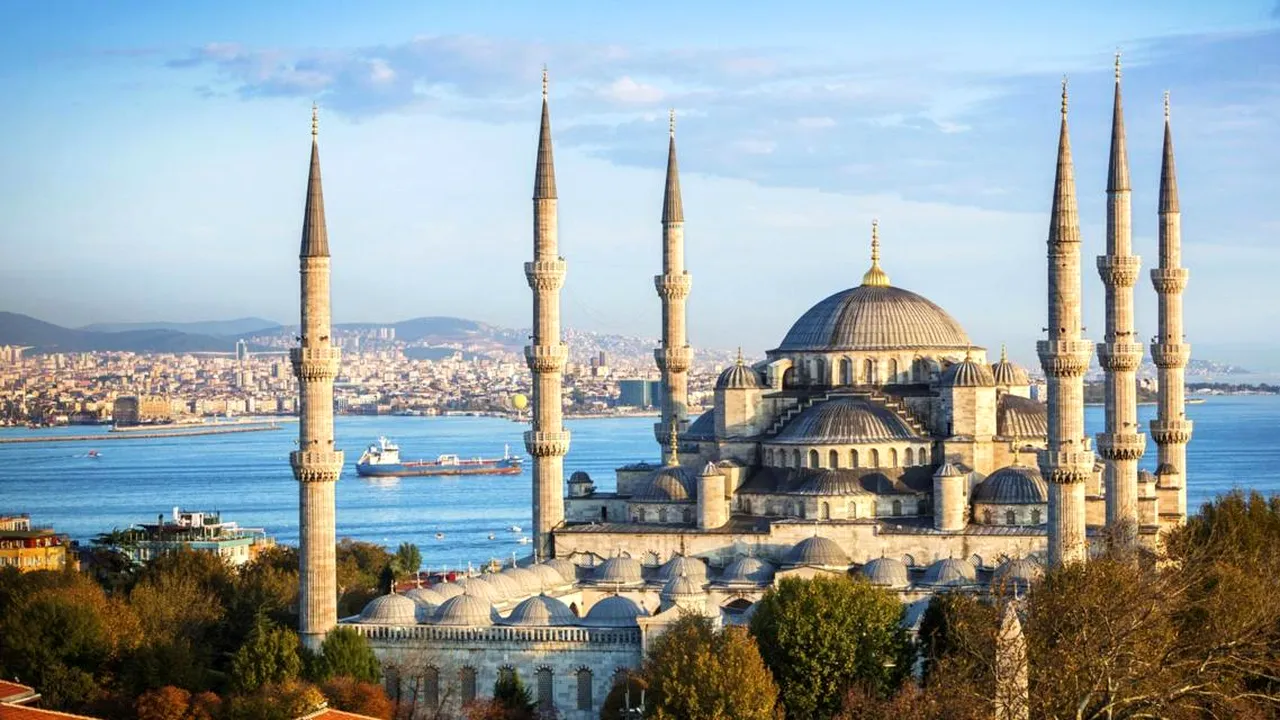 Cât costă o călătorie Bucureşti-Salonic şi Bucureşti-Istanbul cu trenul, avionul şi autocarul