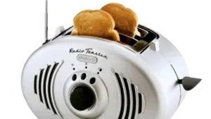 Cele mai năstruşnice combinaţii de gadgeturi: Prăjitorul de pâine cu radio sau maouse-ul telefon