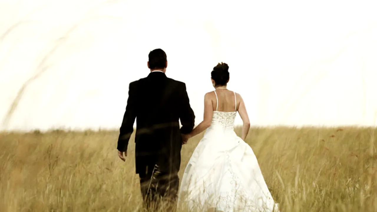 Celebrităţile despre care nu se ştie că au DIVORŢAT. Ce vedete şi-au încheiat mariajul fără să le fie cunoscute căsătoriile - FOTO