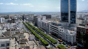 Un mort şi opt răniţi, în urma unei explozii produse în centrul capitalei Tunisiei