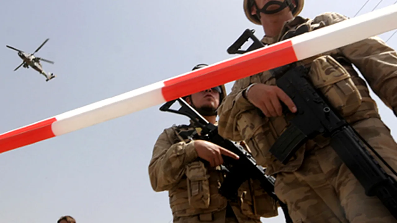 Patru militari români au fost răniţi în Afganistan