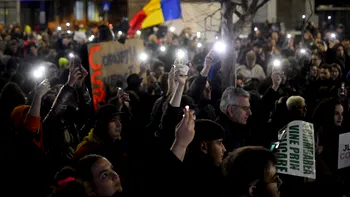 SOCIAL A treia zi de proteste pentru justiție în București și marile orașe. Manifestanți în Piața Victoriei