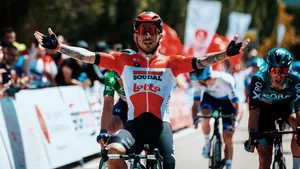 Australianul Caleb Ewan se retrage din Giro d'Italia înainte de etapa a 12-a