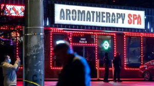 Opt persoane, ucise în trei incidente armate potenţial rasiste din SUA. Un suspect a fost reţinut