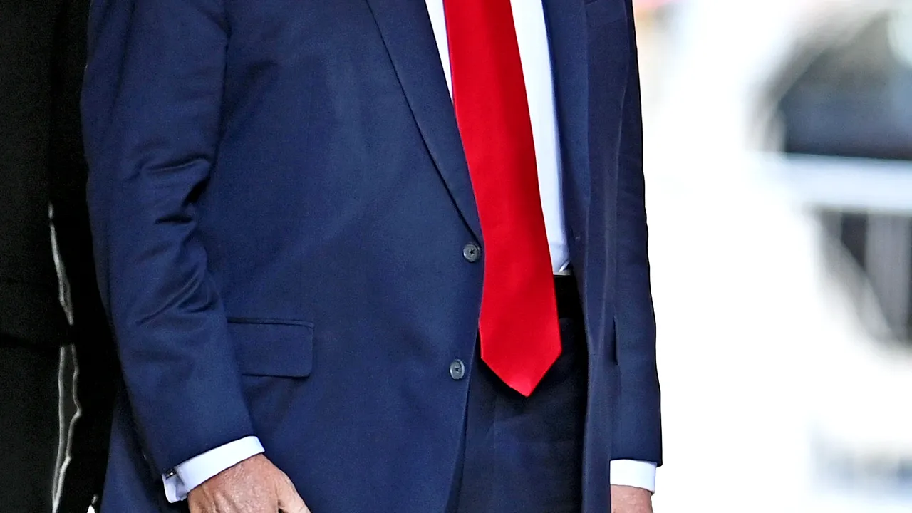Donald Trump, apariţie la gala MMA UFC 309. A venit alături de Elon Musk