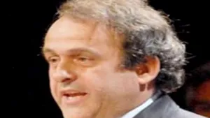 Platini reiterează ideea arbitrajului 