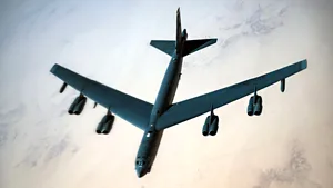 Un bombardier B-52 s-a prăbușit după decolare de la o bază militară americană din California