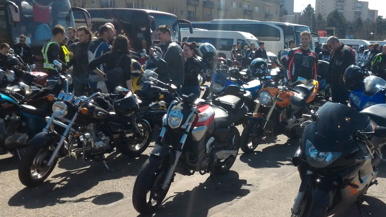 GALERIE FOTO Peste 350 de motociclişti în marş pe străzile Clujului, pentru a preveni incidentele din trafic