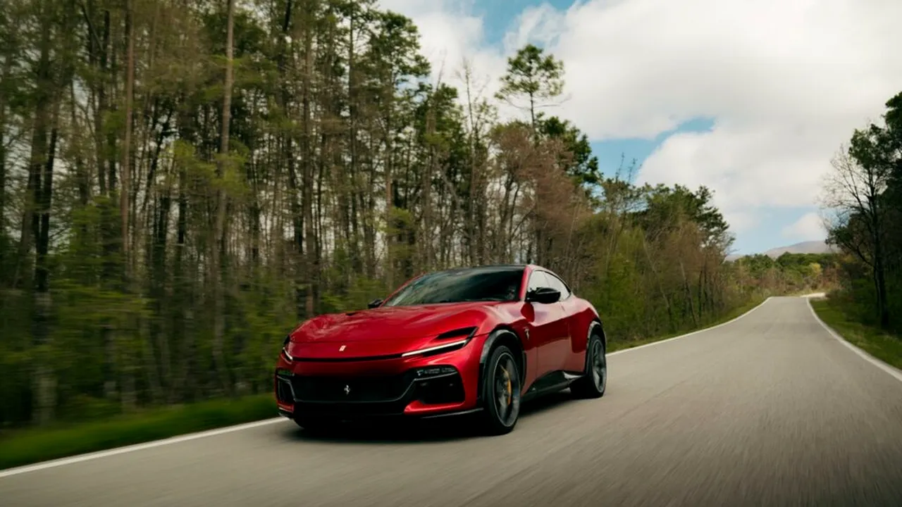 FERRARI PUROSANGUE IN CONFIGURATIE HANDLING SPECIALE