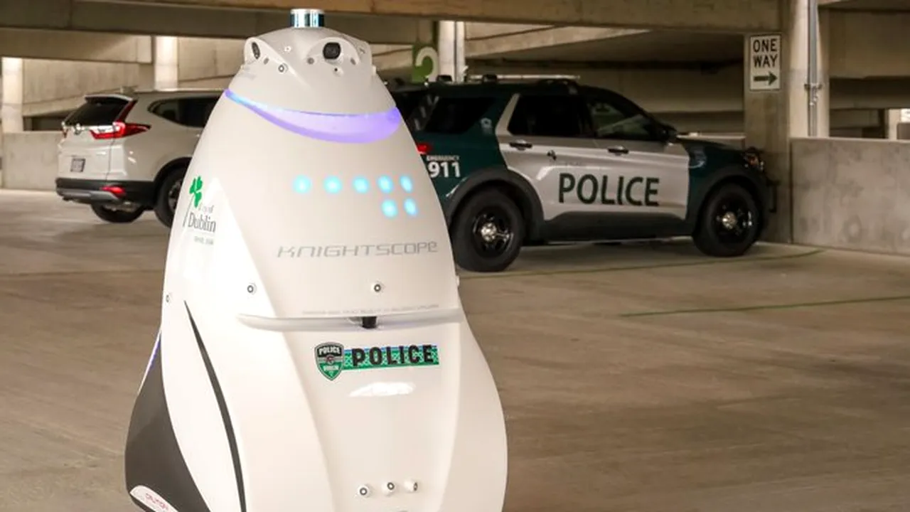 Polițistul robot al unui oraș american, concediat pentru că a fost tolerant și leneș