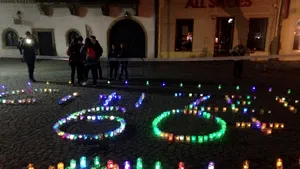 FOTO VIDEO Ora Pământului, sărbătorită la Bistriţa cu lampioane, acrobaţii şi cu biciclete care dau lumină  