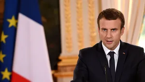 Popularitatea lui Emmanuel Macron a scăzut puternic, ajungând la doar 40%