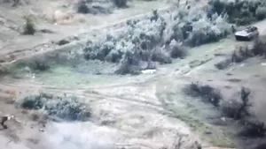 Curajul nebunesc al soldaţilor ucraineni: atacă tranşeele ruseşti cu un singur tanc şi îi pun pe fugă soldaţii lui Putin

