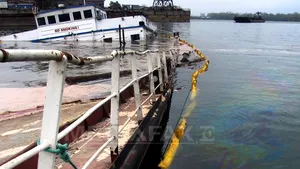 O navă a eşuat marţi dimineaţa pe Dunăre. Remorcherului Covurlui a intrat în acţiune