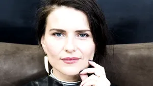 Oana Bogdan, care a vorbit despre renunţarea la proprietatea privată, şi-a dat demisia din PLUS