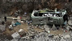 Cel puţin doi morţi şi zeci de răniţi după ce un autocar s-a răsturnat în statul Texas