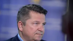 COMENTARIU Marius Oprea / Cîţu, gîndacul din supermarket