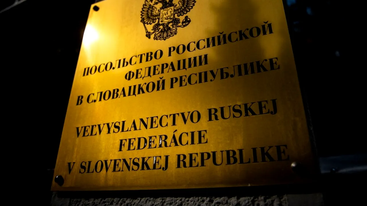 Slovacia expulzează trei diplomaţi ruşi, în semn de solidaritate cu Cehia