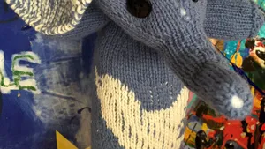 VIDEO. Comisarul pentru concurenţă al UE a tricotat în timpul discursului susţinut de Ursula von der Leyen