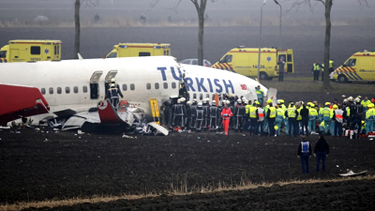 Peste 100 de supravieţuitori în urma prăbuşirii unui avion la Amsterdam