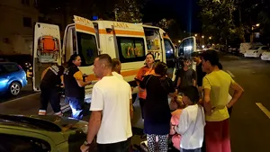 FOTO, VIDEO | Scandal uriaş în plină stradă, după ce o tânără a fost lovită pe zebră, în Constanţa. Mai multe persoane, audiate