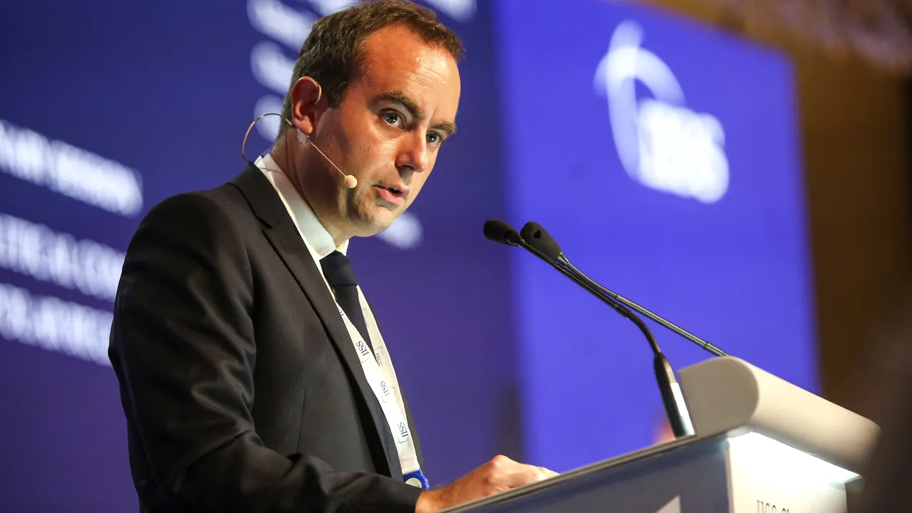 Ministrul francez al Apărării: Noţiunea de a trimite trupe de luptă în Ucraina ,,nu este în discuţie”