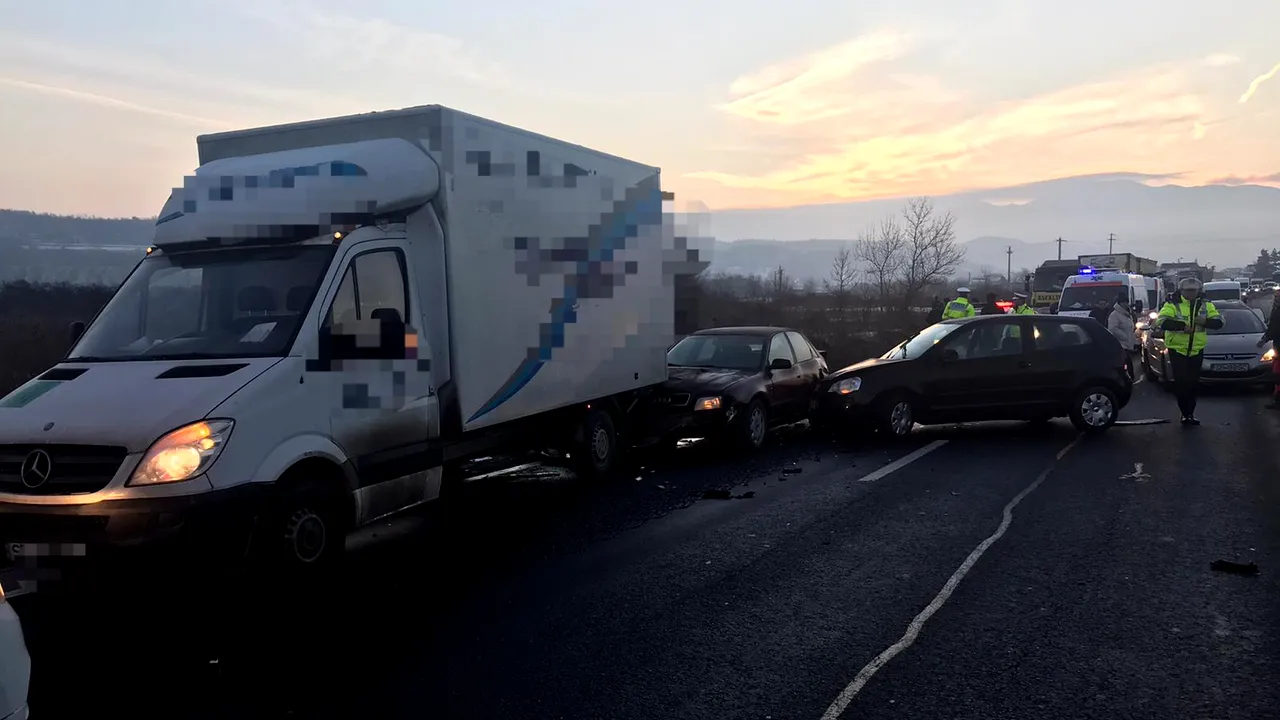 Carambol pe Autostrada Soarelui, pe sensul spre Litoral: Cinci maşini implicate