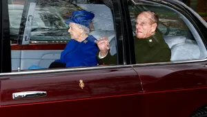 Prinţul Philip al Marii Britanii va mai rămâne internat câteva zile