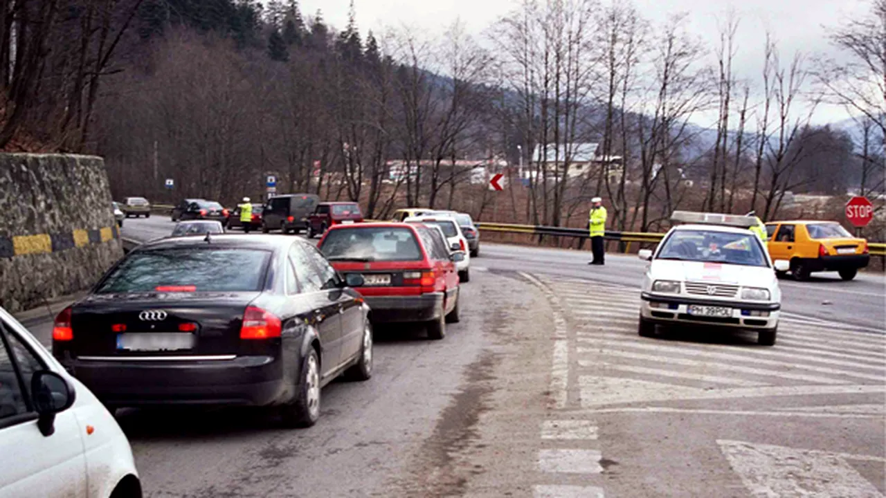 Circulaţie restricţionată pe DN 1, la intrarea în Sinaia, din cauza unui accident