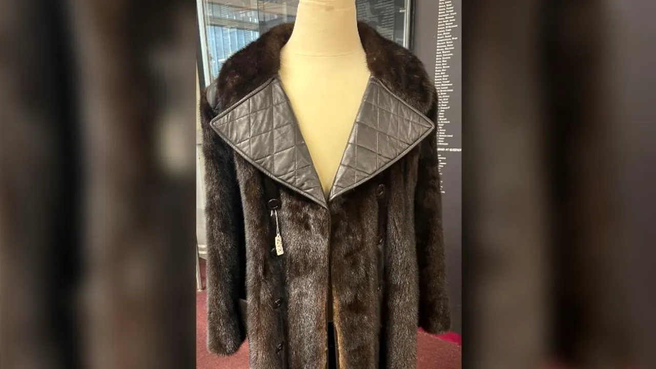 Suma incredibilă cu care a fost vândută o haină purtată de Elvis Presley în ultimul an al vieţii sale
