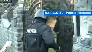 Nouă persoane au fost reţinute în dosarul privind fraudarea unor firme de leasing